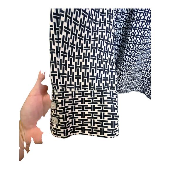 TOMMY HILFIGER Button Down Shirt Cotton Collared Long Sleeves Medium EUC - Picture 5 of 9